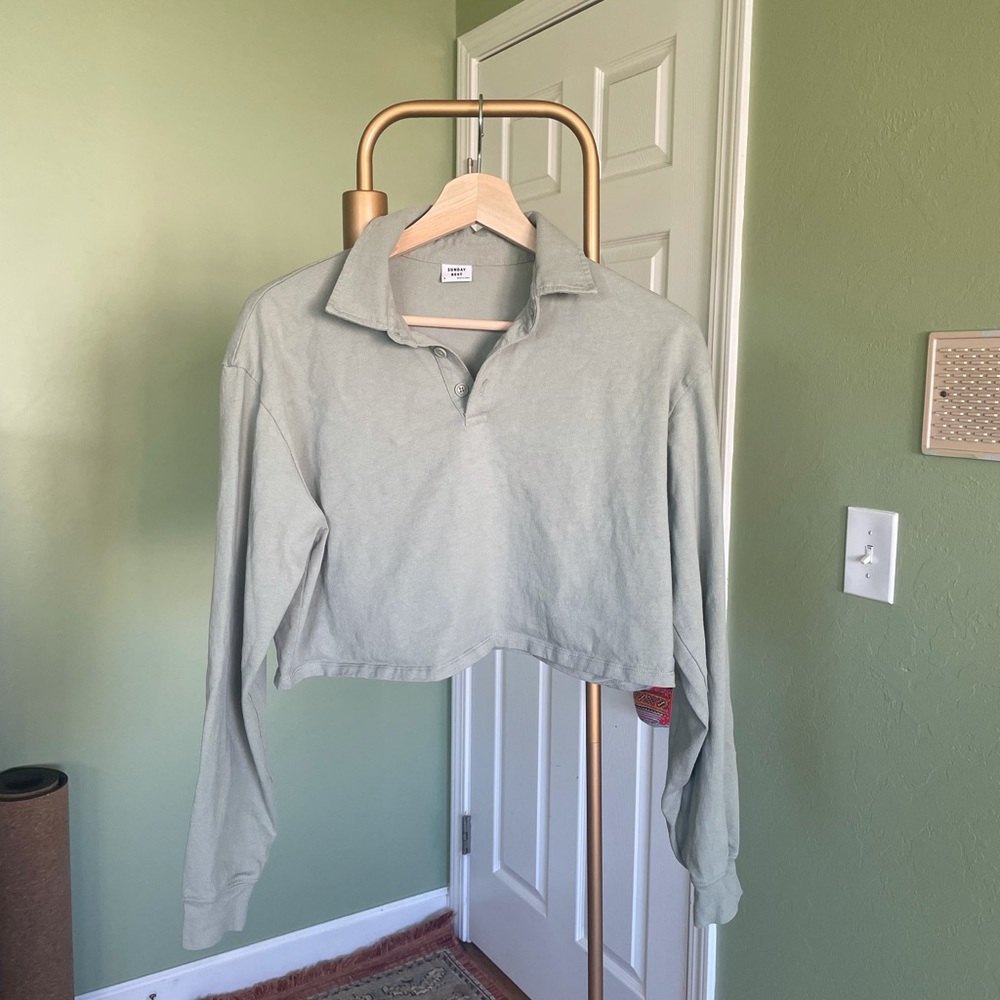 aritzia sunday best collared long sleeve crop size small